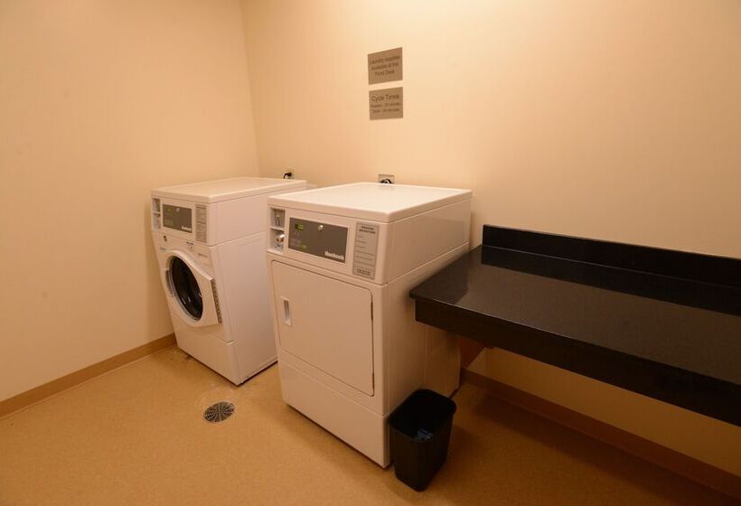 Отель Fairfield Inn & Suites By Marriott Bowling Green