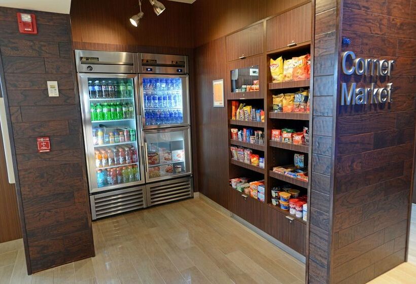 Отель Fairfield Inn & Suites By Marriott Bowling Green