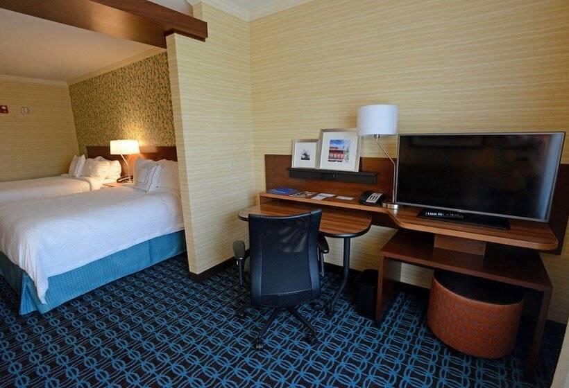 Отель Fairfield Inn & Suites By Marriott Bowling Green