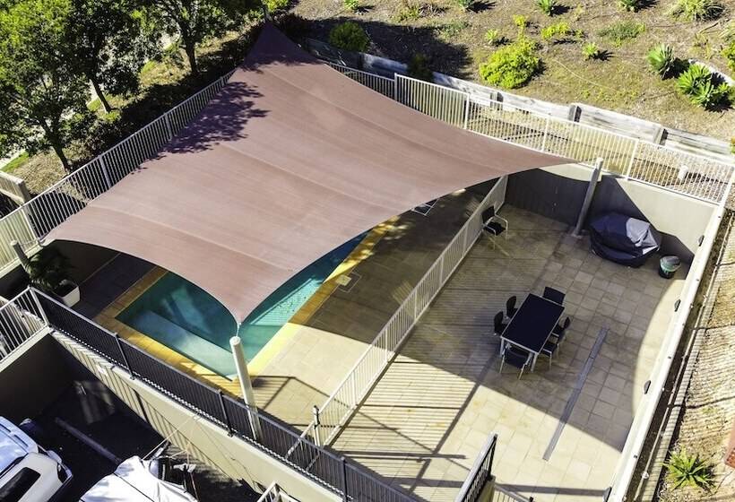 Gladstone Downtown Central Apartment Hotel Official