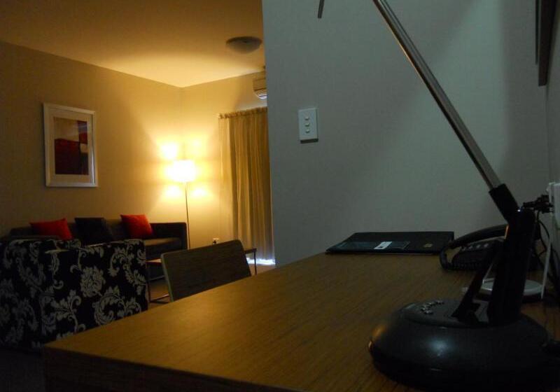 Gladstone Downtown Central Apartment Hotel Official