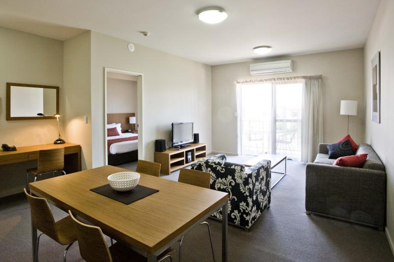 Gladstone Downtown Central Apartment Hotel Official