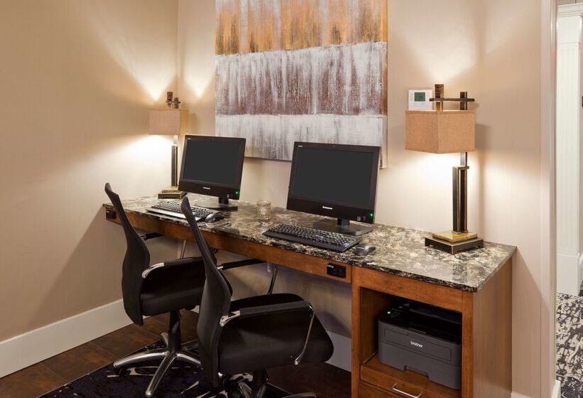 Grandstay Hotel & Suites   Morris