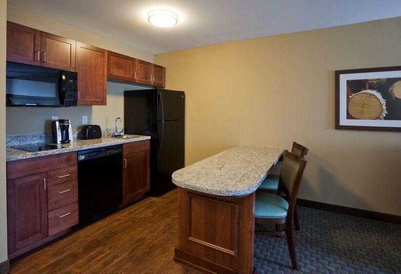 Grandstay Hotel & Suites   Morris