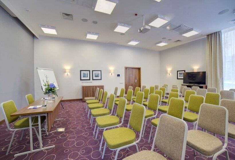 בית מלון כפרי Hampton By Hilton Ufa