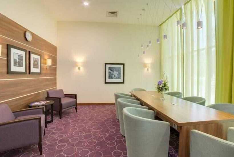 בית מלון כפרי Hampton By Hilton Ufa