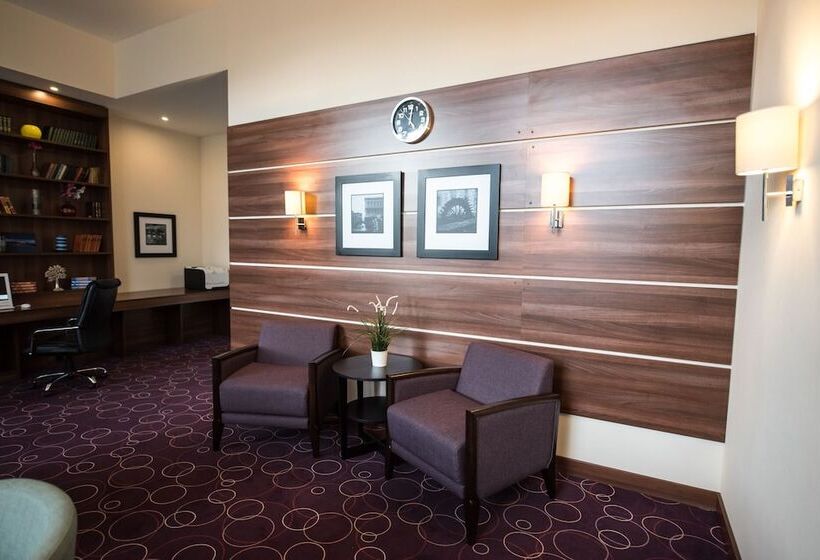 בית מלון כפרי Hampton By Hilton Ufa