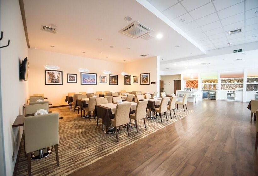 בית מלון כפרי Hampton By Hilton Ufa