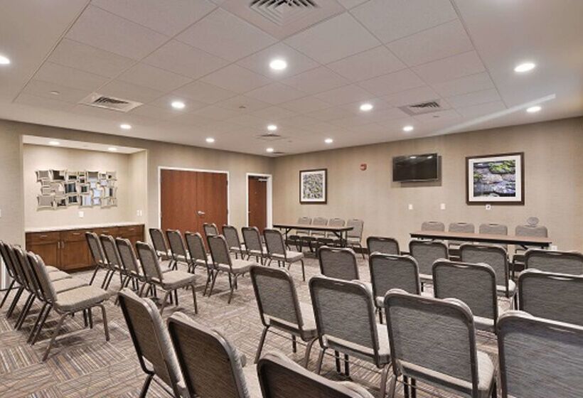 فندق Hampton Inn & Suites Chippewa Falls