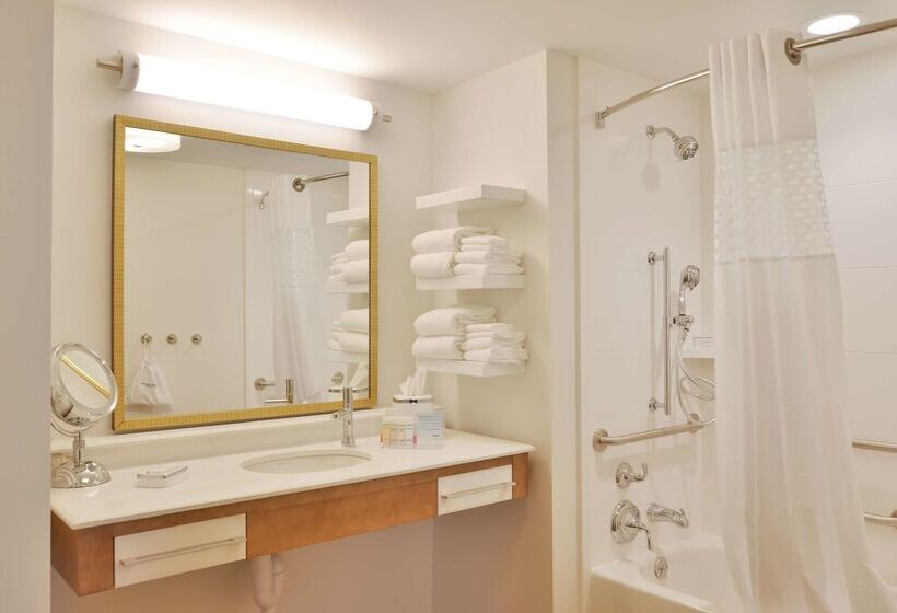 فندق Hampton Inn & Suites Chippewa Falls