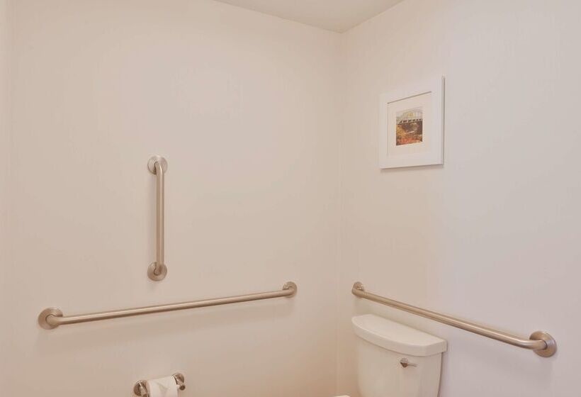 فندق Hampton Inn & Suites Chippewa Falls