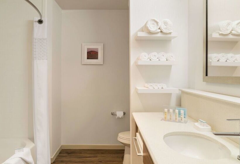 בית מלון כפרי Hampton Inn By Hilton Edmonton/sherwood Park