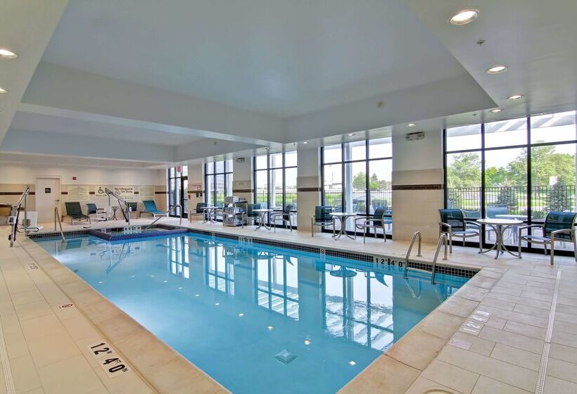 בית מלון כפרי Hampton Inn & Suites Detroit/troy