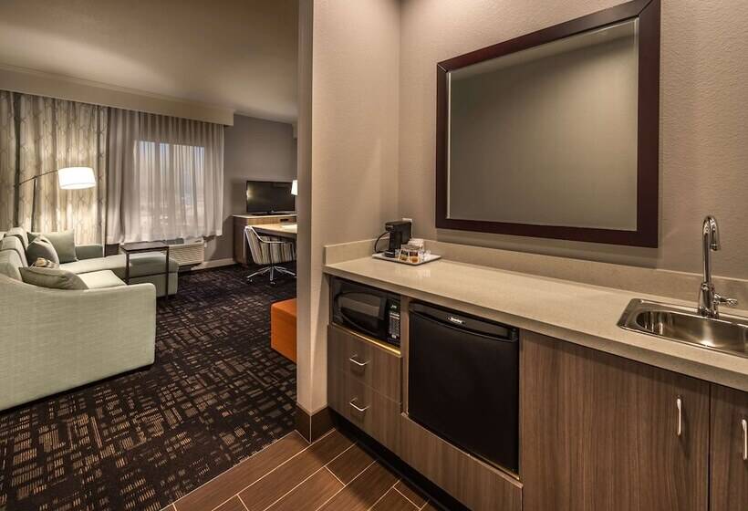 호텔 Hampton Inn & Suites Reno West