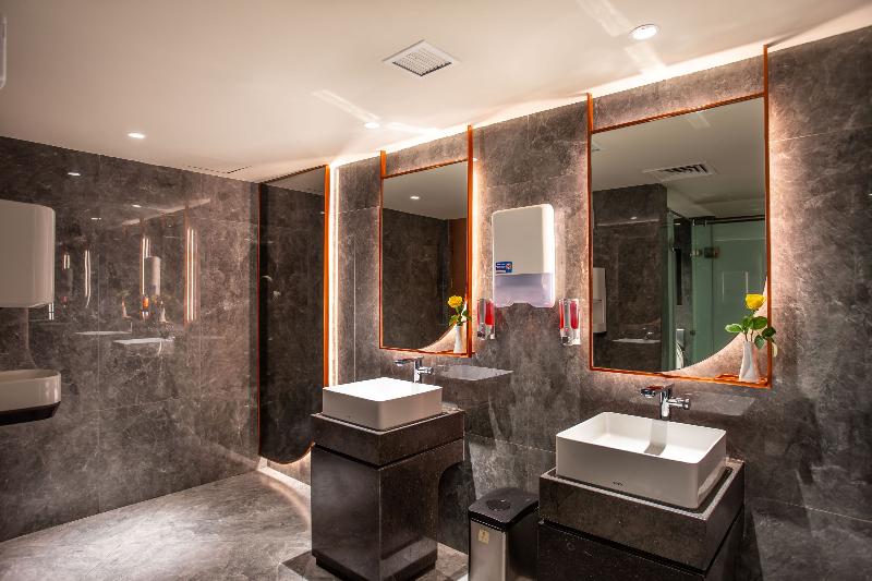 Harris Hotel & Conventions Gubeng