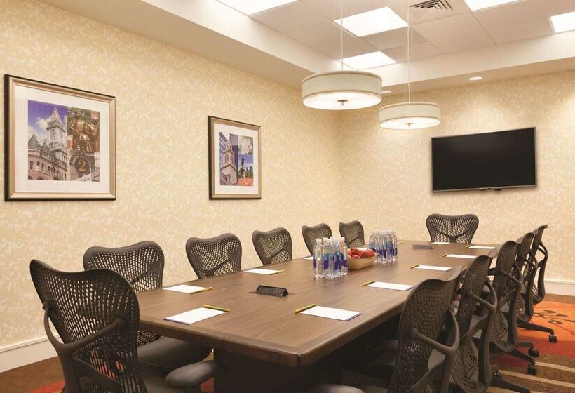 Отель Hilton Garden Inn Boston Logan Airport