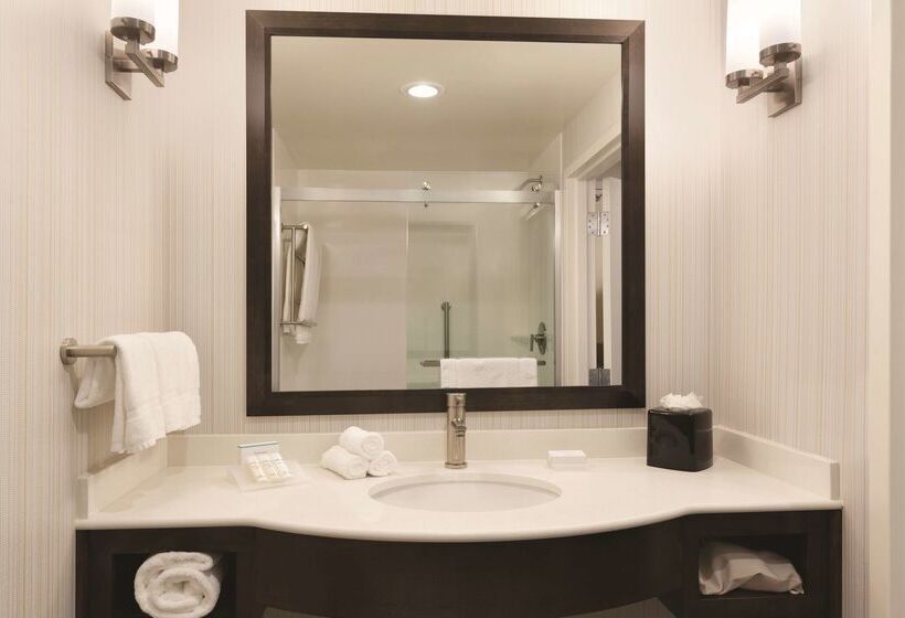 Отель Hilton Garden Inn Boston Logan Airport