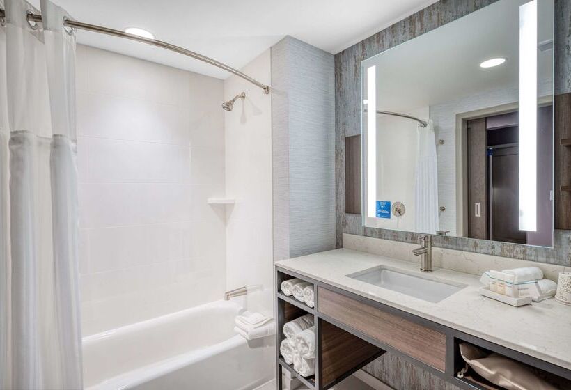 Отель Hilton Garden Inn Boston Logan Airport