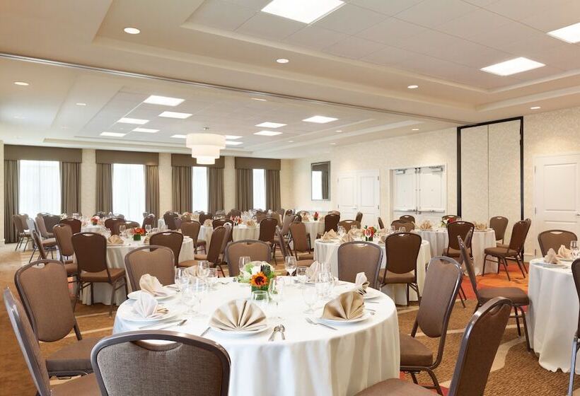 Отель Hilton Garden Inn Boston Logan Airport