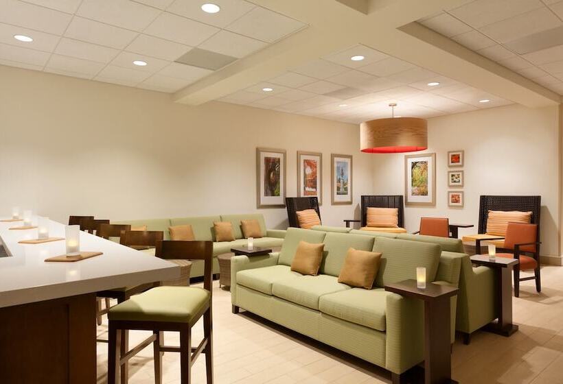 Отель Hilton Garden Inn Boston Logan Airport