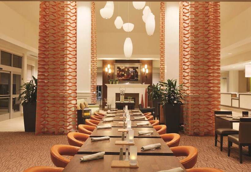 Отель Hilton Garden Inn Boston Logan Airport