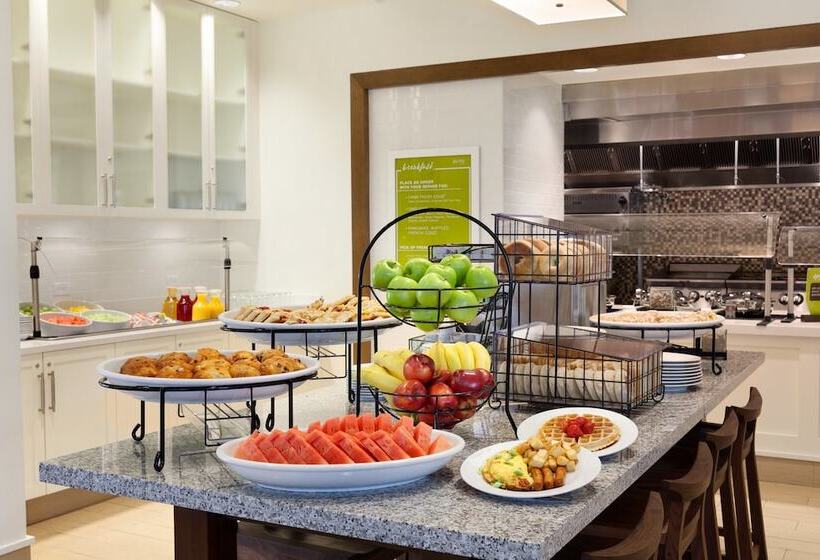 Отель Hilton Garden Inn Boston Logan Airport