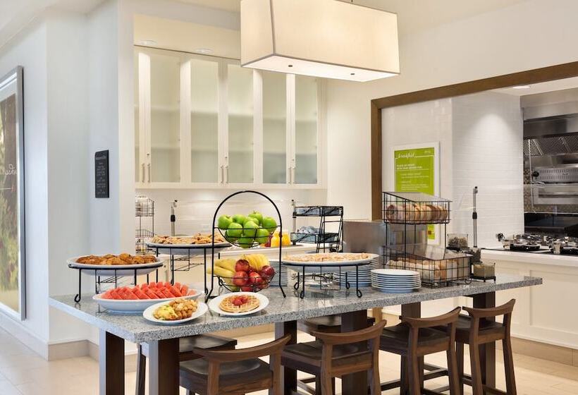 Отель Hilton Garden Inn Boston Logan Airport