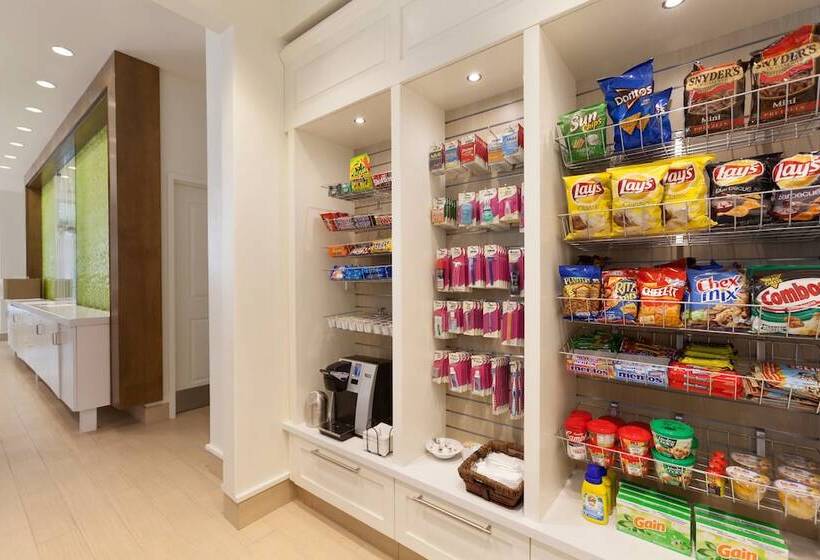 Отель Hilton Garden Inn Boston Logan Airport