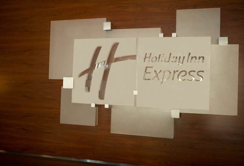 ホテル Holiday Inn Express Jakarta International Expo, An Ihg