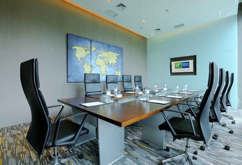 ホテル Holiday Inn Express Jakarta International Expo, An Ihg