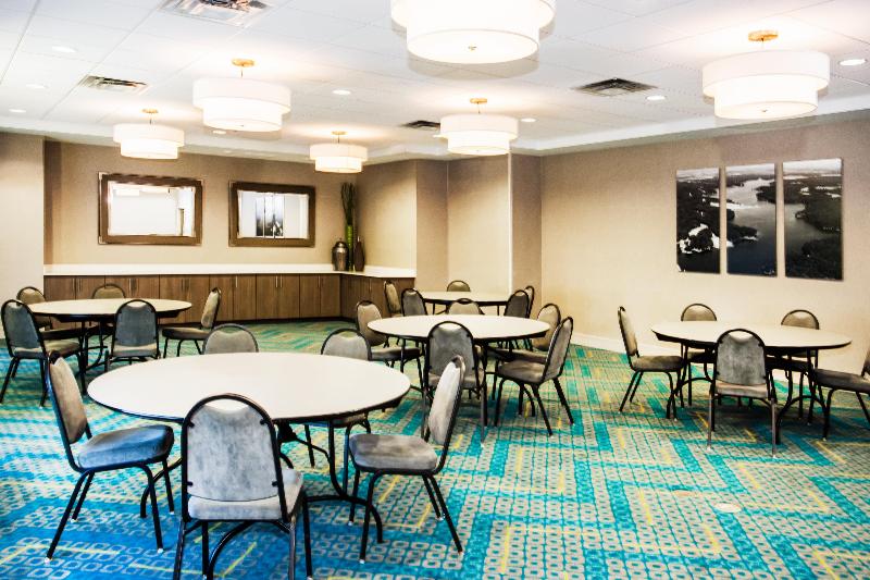 Отель Holiday Inn Express & Suites Litchfield, An Ihg