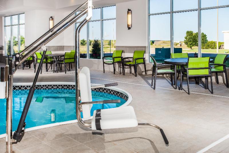 Отель Holiday Inn Express & Suites Litchfield, An Ihg