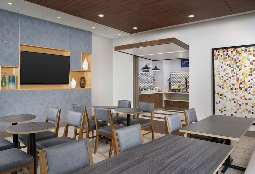 호텔 Holiday Inn Express & Suites Pittsburgh North Shore, An Ihg