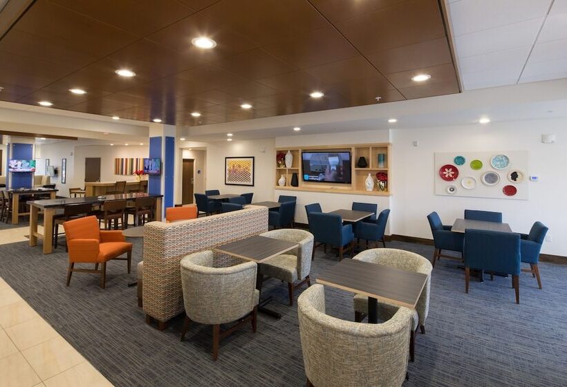 هتل Holiday Inn Express & Suites Port Huron, An Ihg