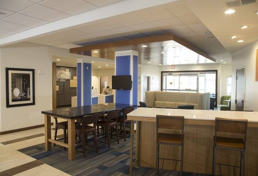 هتل Holiday Inn Express & Suites Port Huron, An Ihg