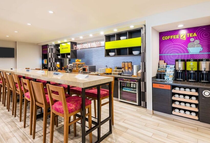 Отель Home2 Suites By Hilton Buffalo Airport/galleria Mall