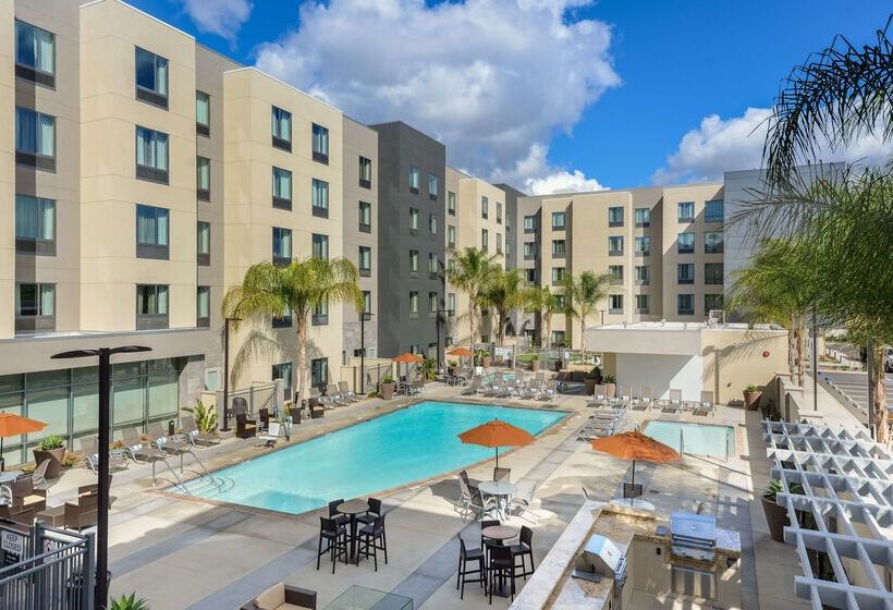 בית מלון כפרי Homewood Suites By Hilton Anaheim Resort – Convention Center