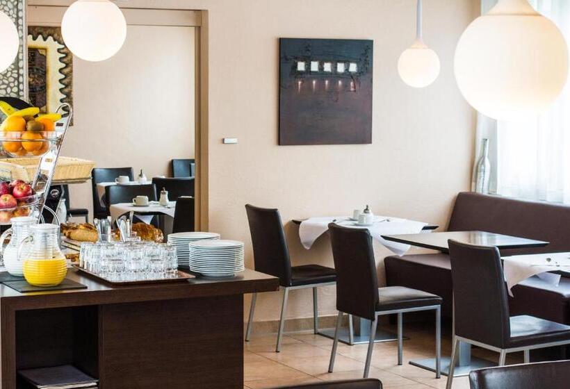 Отель Hôtel Elite