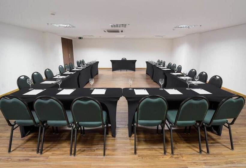 ホテル Intercity Salvador Aeroporto