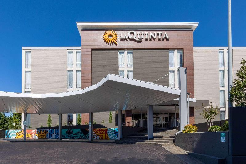 فندق La Quinta Inn & Suites By Wyndham Tulsa Downtown   Route 66