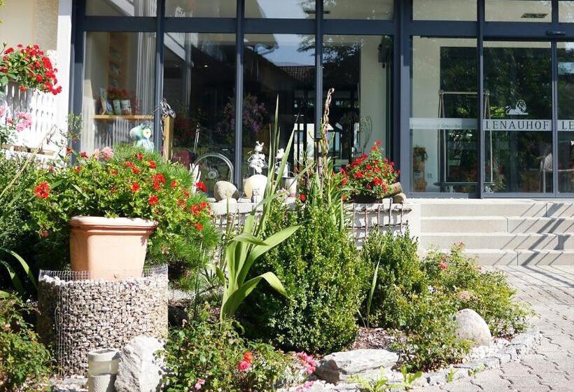 Отель Lenauhof