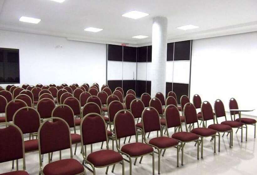 هتل Maestro Executive Toledo