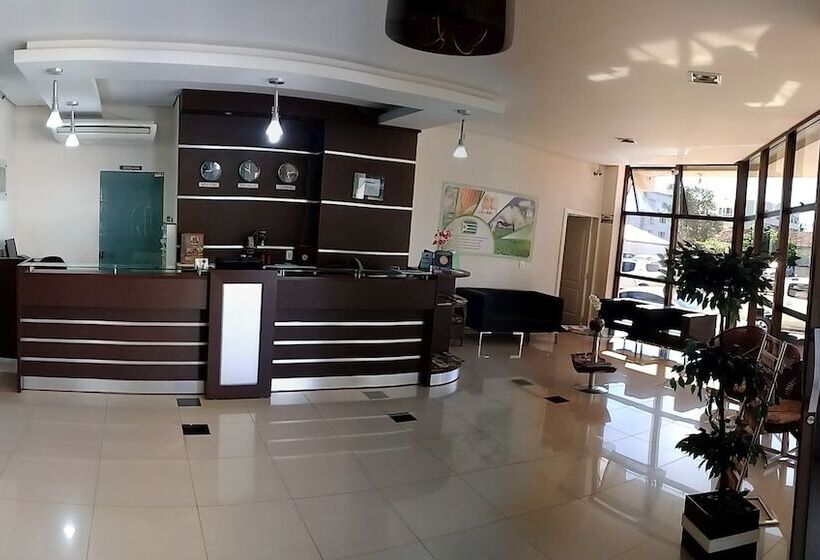 هتل Maestro Executive Toledo