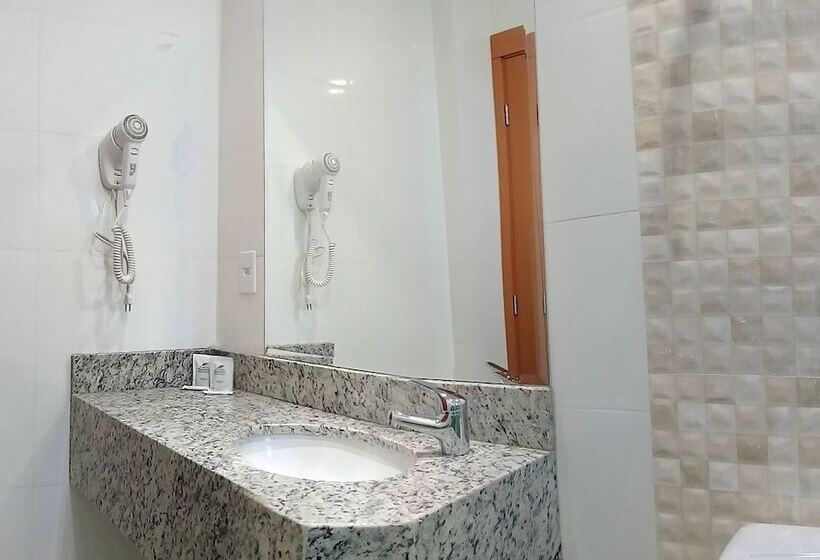 هتل Maestro Executive Toledo