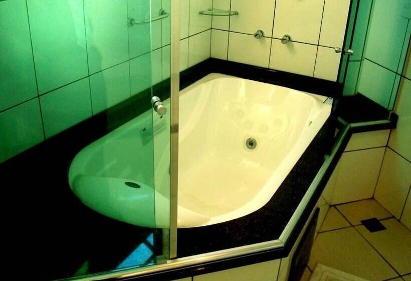 هتل Maestro Executive Toledo