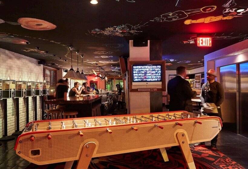 Отель Mama Shelter La Hollywood