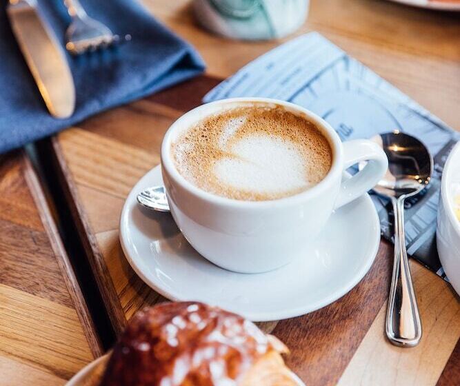 בית מלון כפרי Mama Shelter La Hollywood