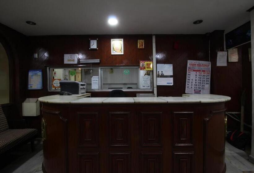 ホテル Maya Deluxe