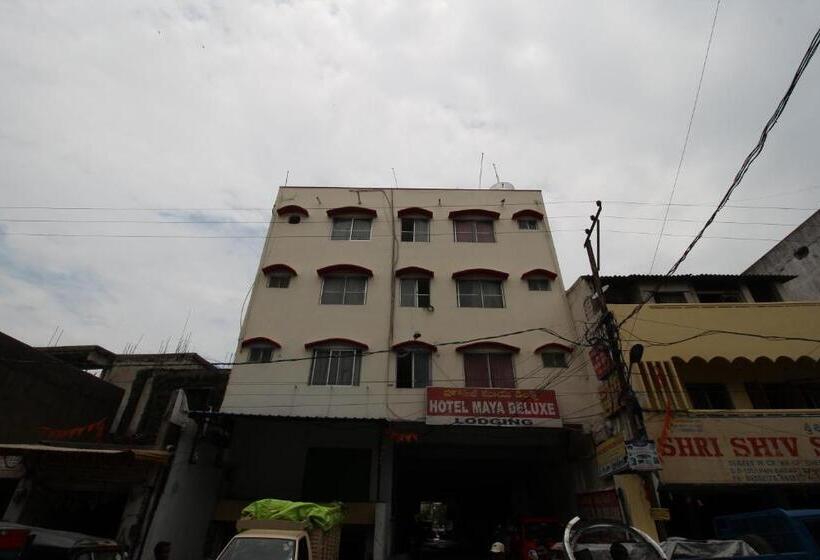 ホテル Maya Deluxe
