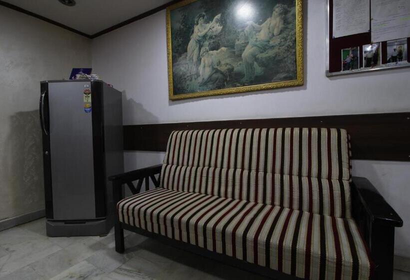 ホテル Maya Deluxe